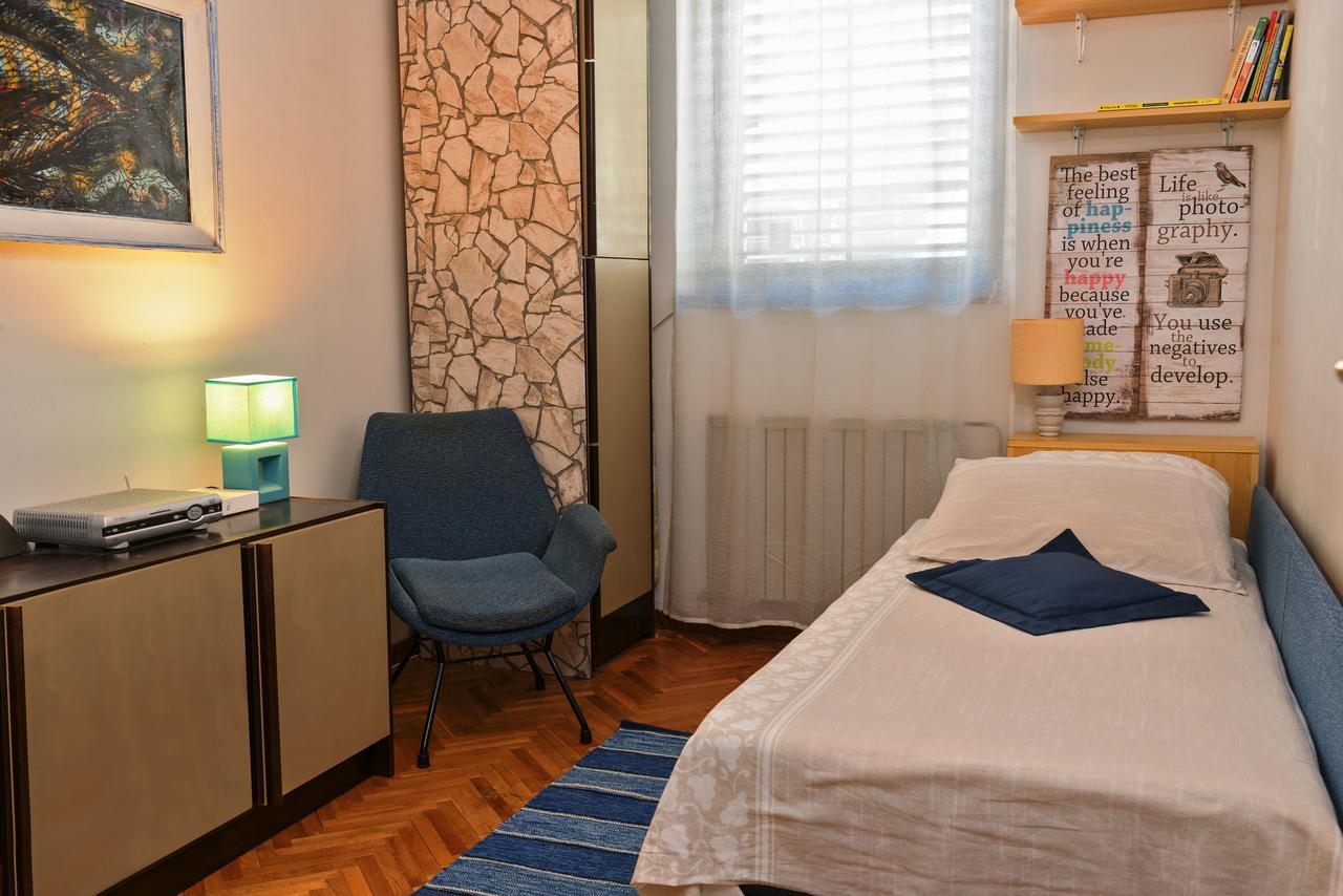 Apartment Viki *