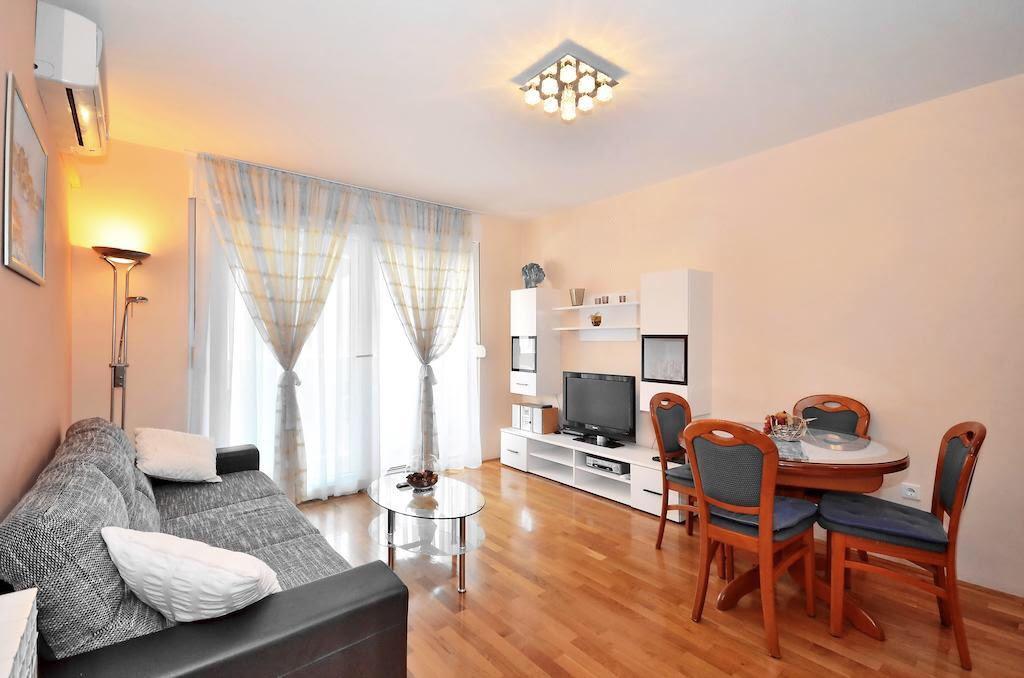 Good Choice Apartment Split