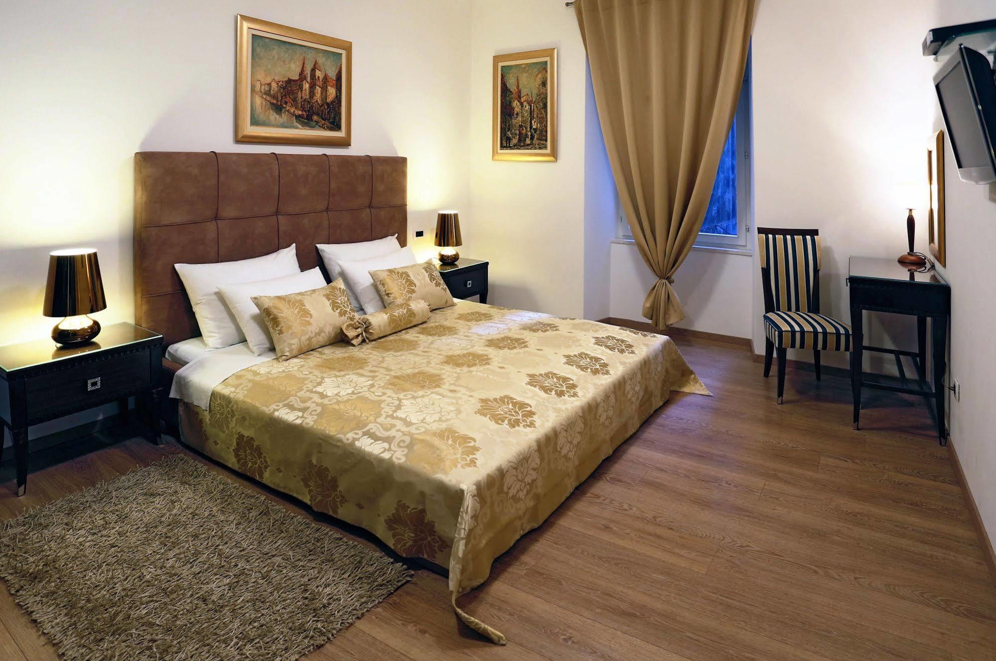 Apartment Grisogono Palace Heritage Split