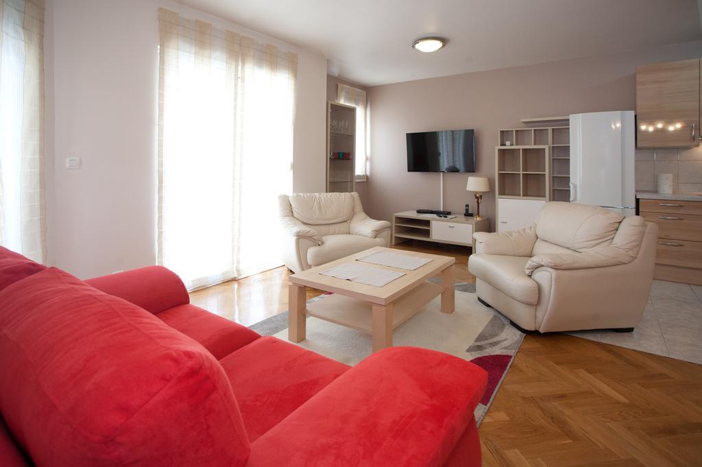 Cro Jet Set On The Apartman Split