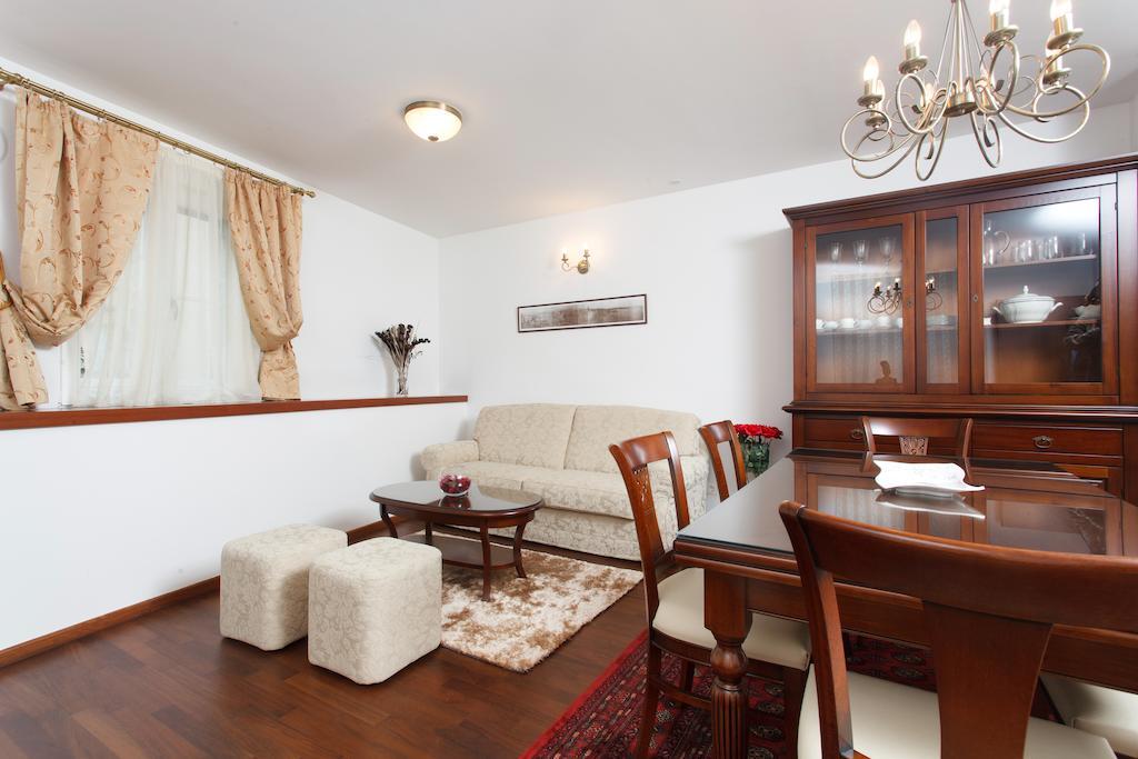 Old Town Three Bedroom Apartment Asti Mande 1