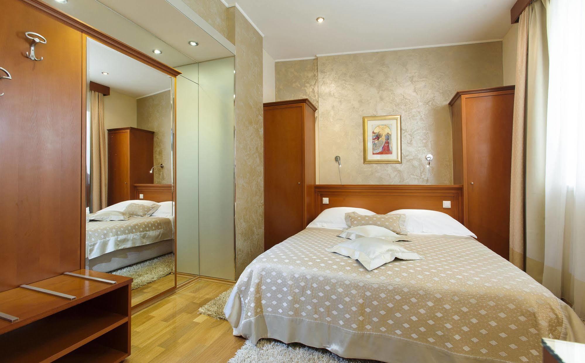 Bed & Breakfast Royal 4*