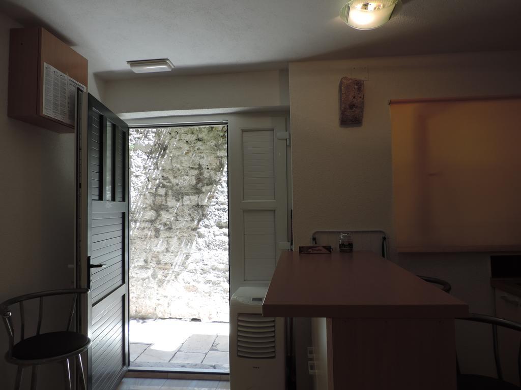 Josip Apartment *