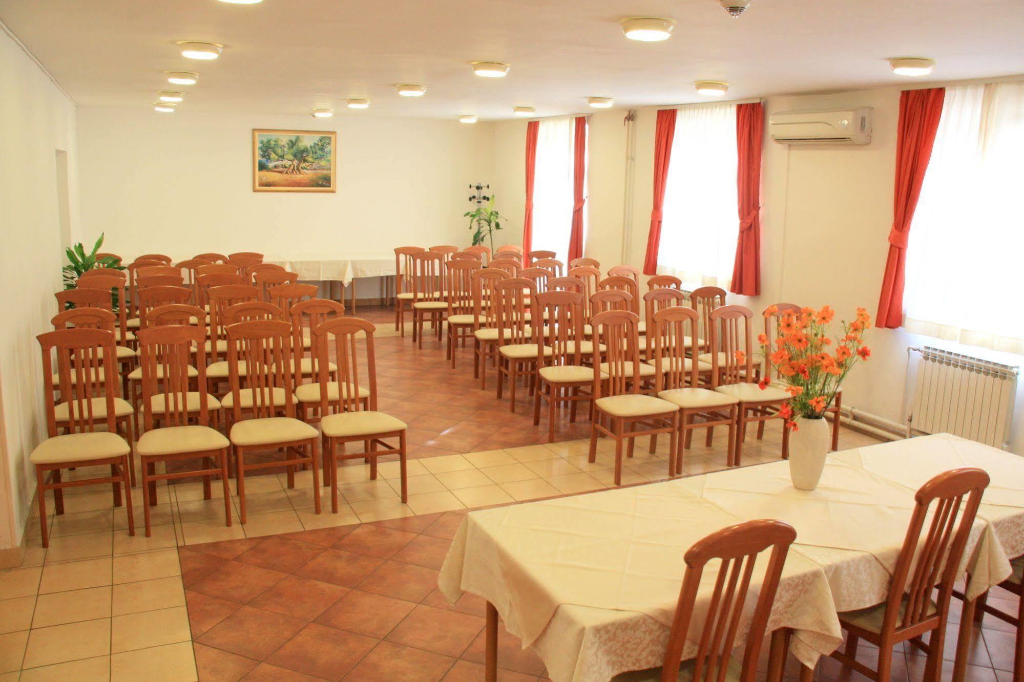 Dujam * Split