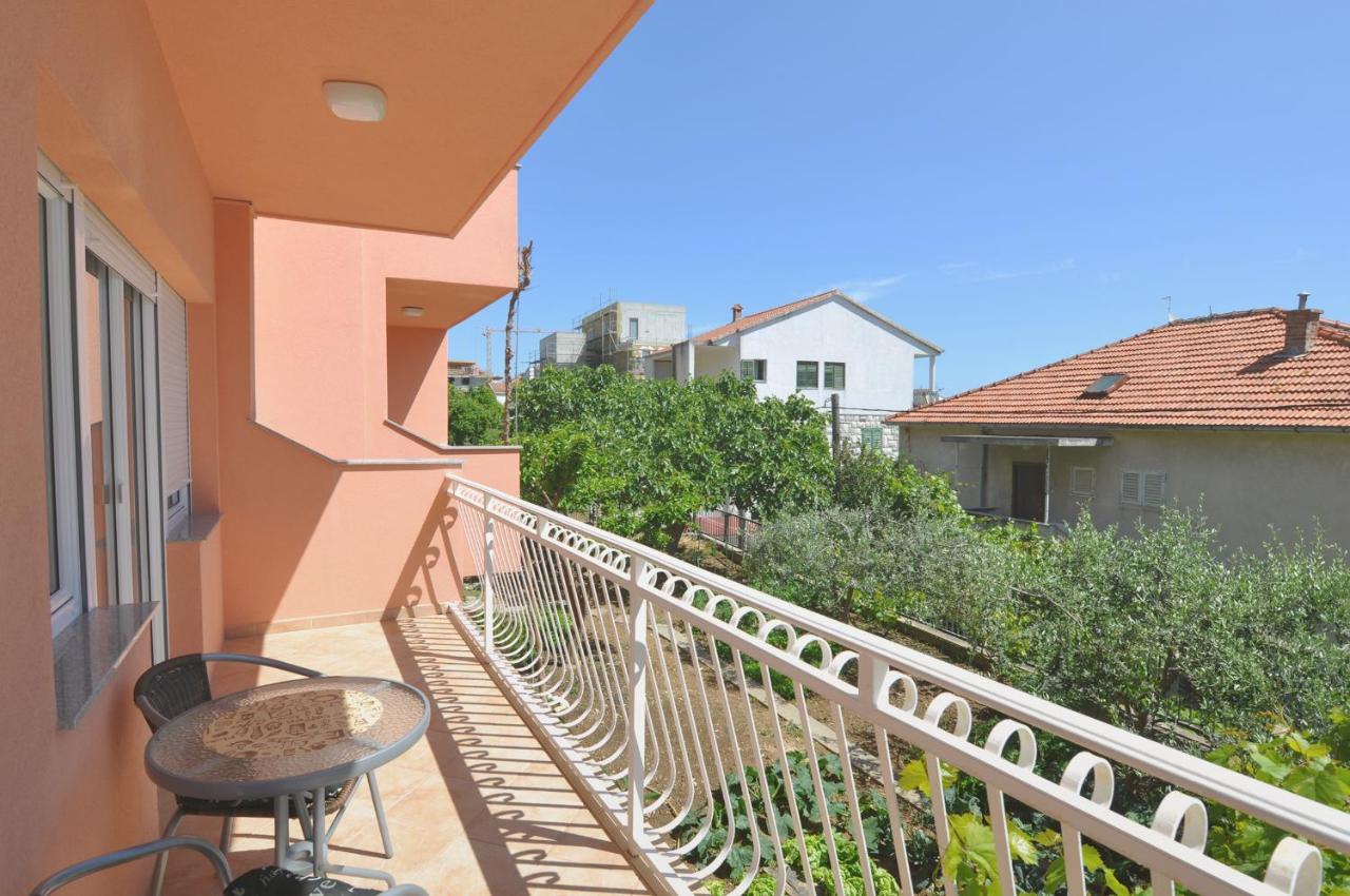 Poolside Paradise - A Hidden Gem In Split Apartamento Split