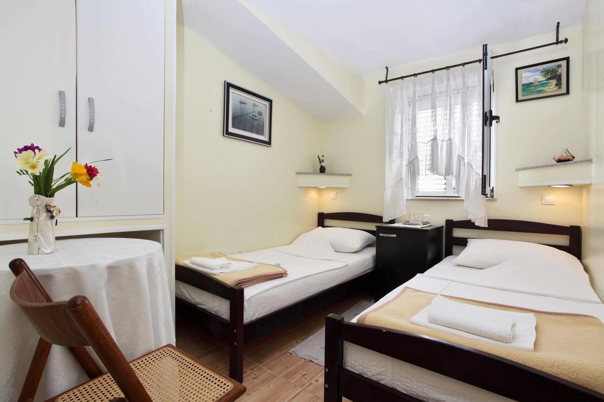 Apartment Simoni *
