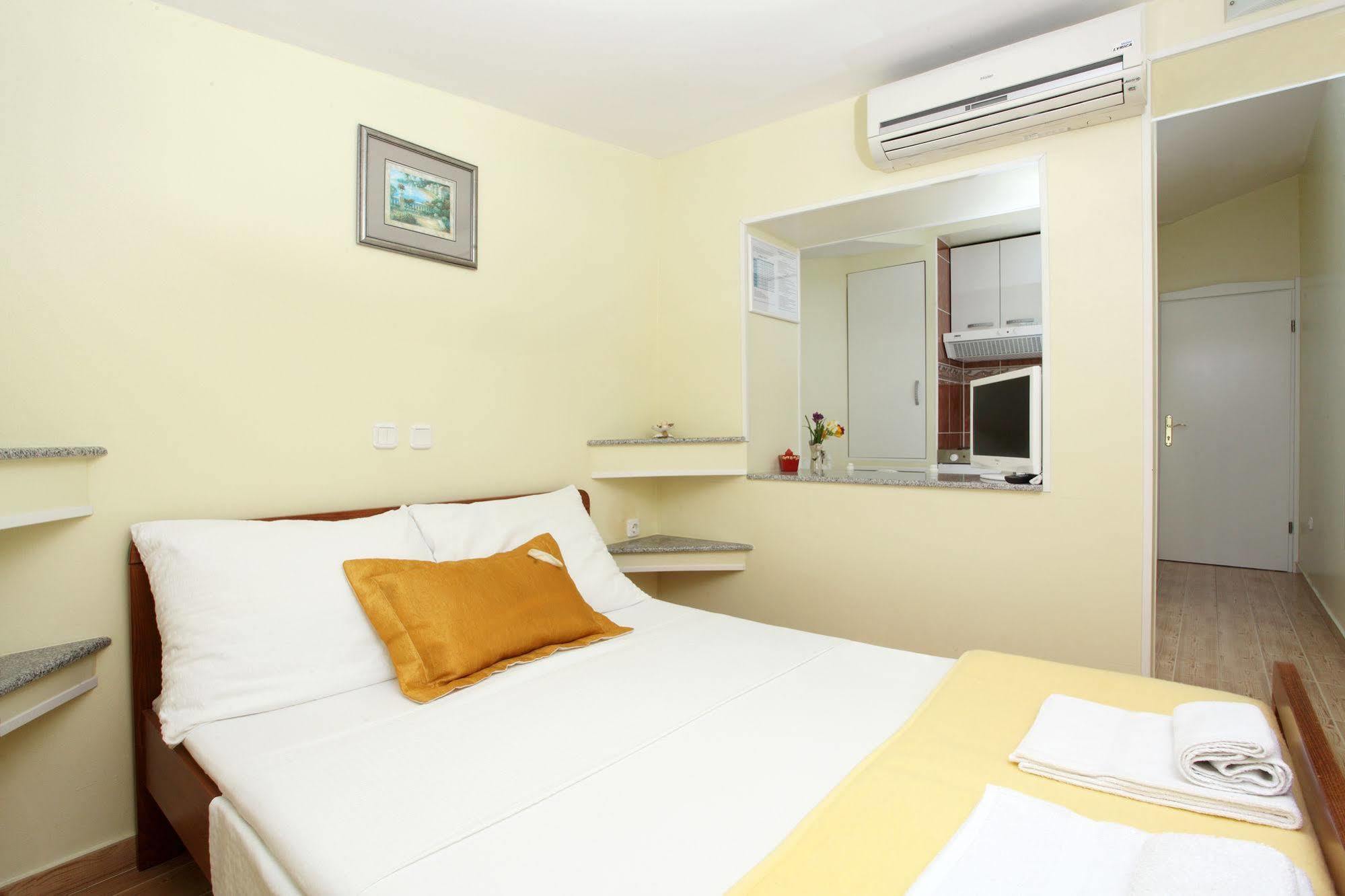 Simoni Apartment *