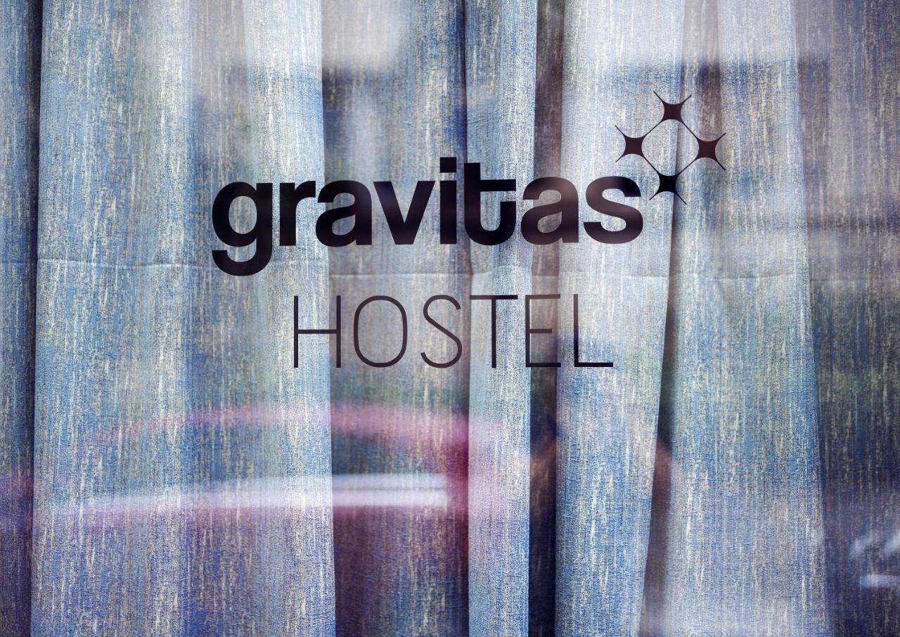 Gravitas *
