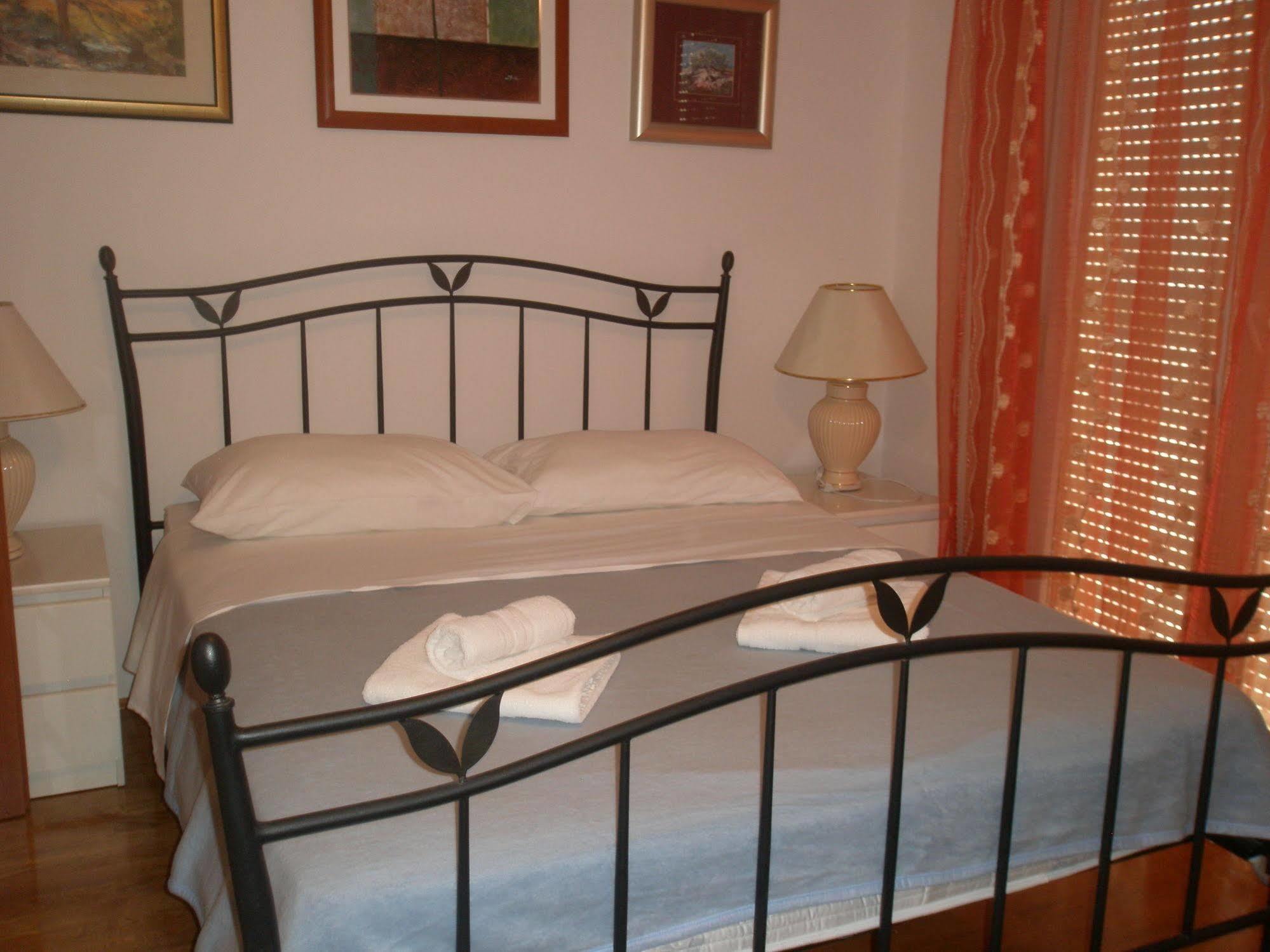 Znjan Guest house 3*