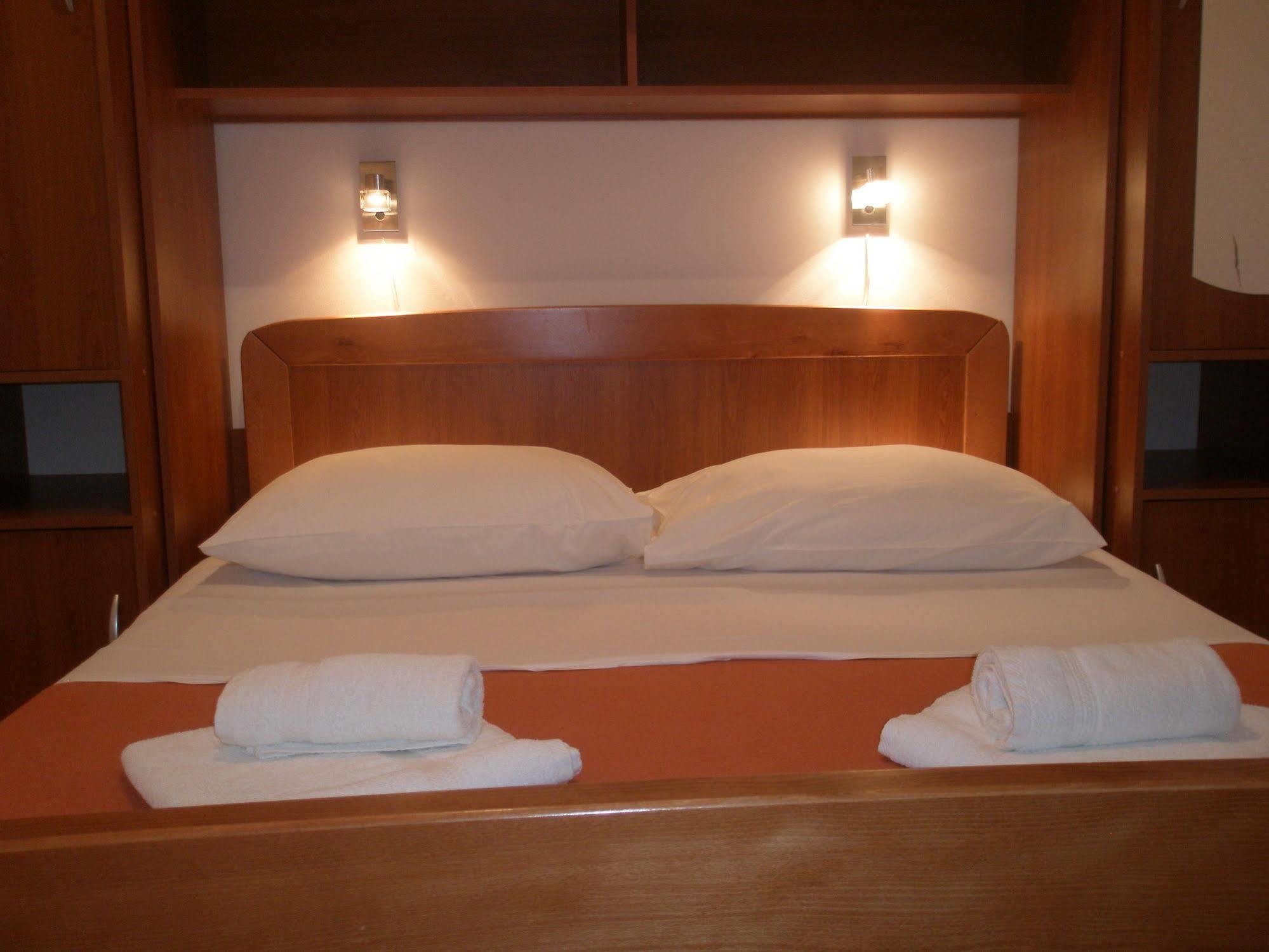 Guest house Znjan 3*