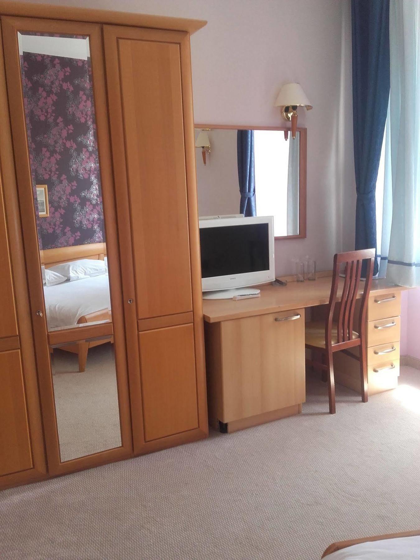 Adriana Hotel 3*