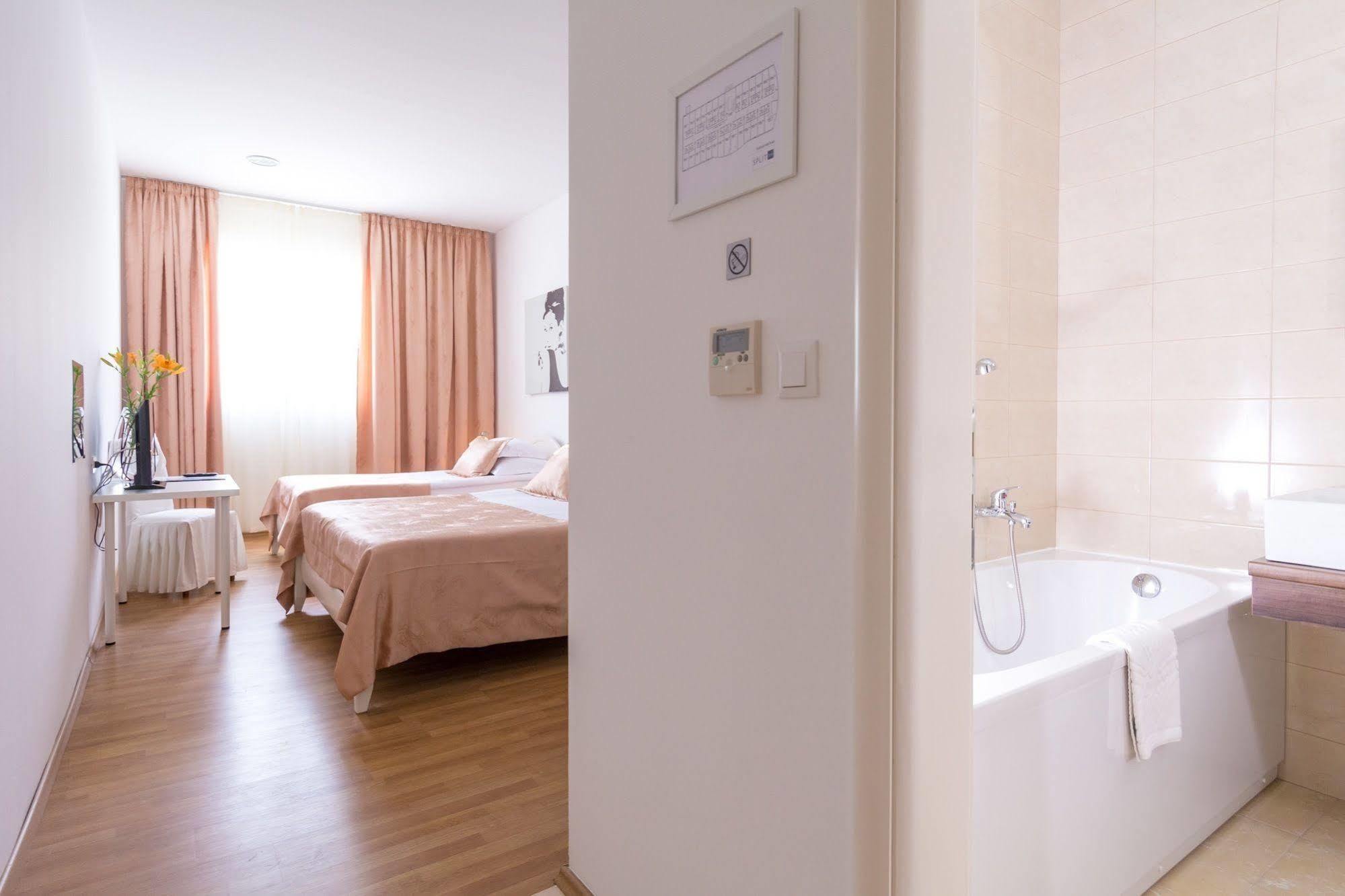 Hotel By President 4*