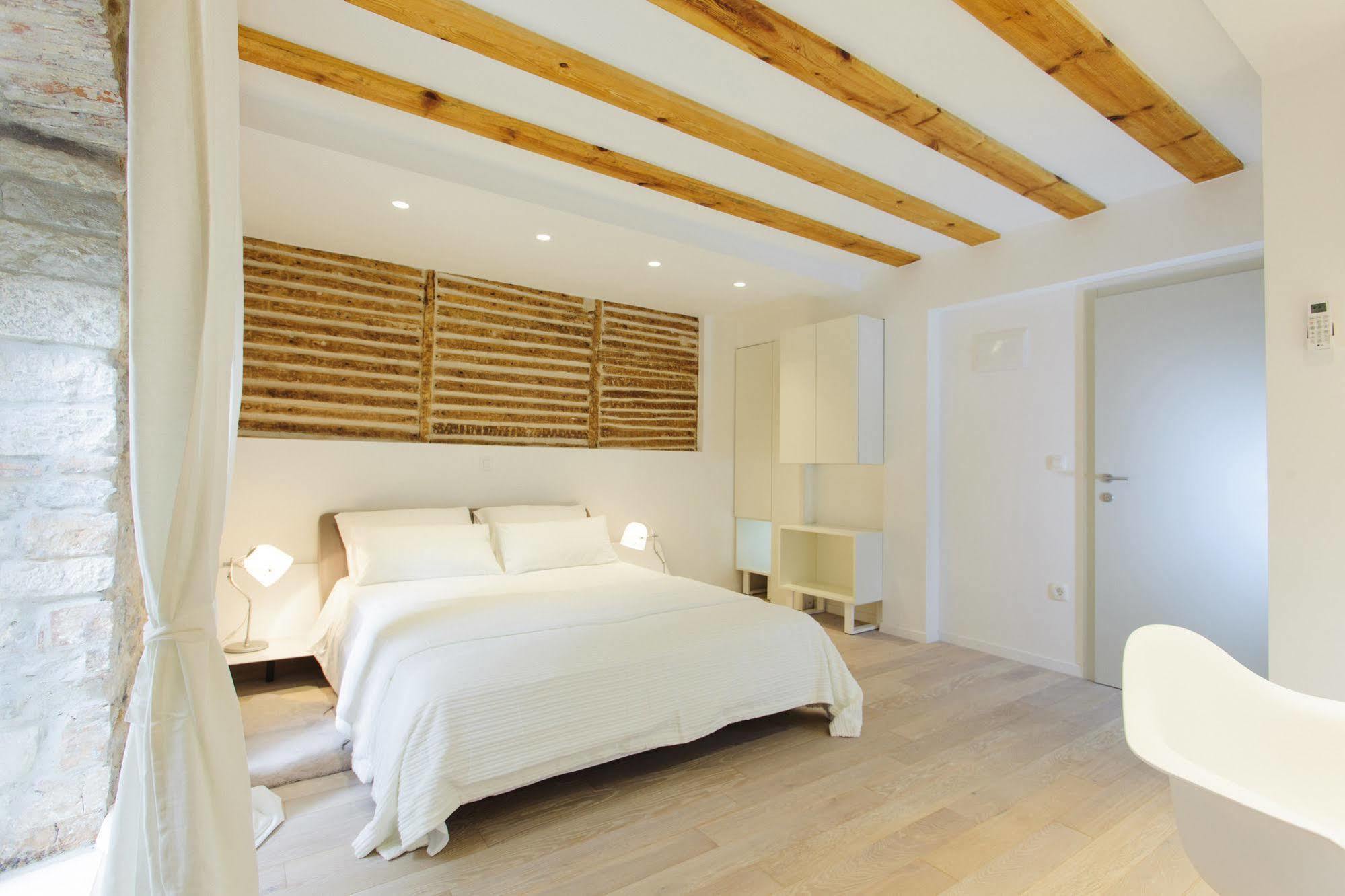 Grgur Ninski 4*