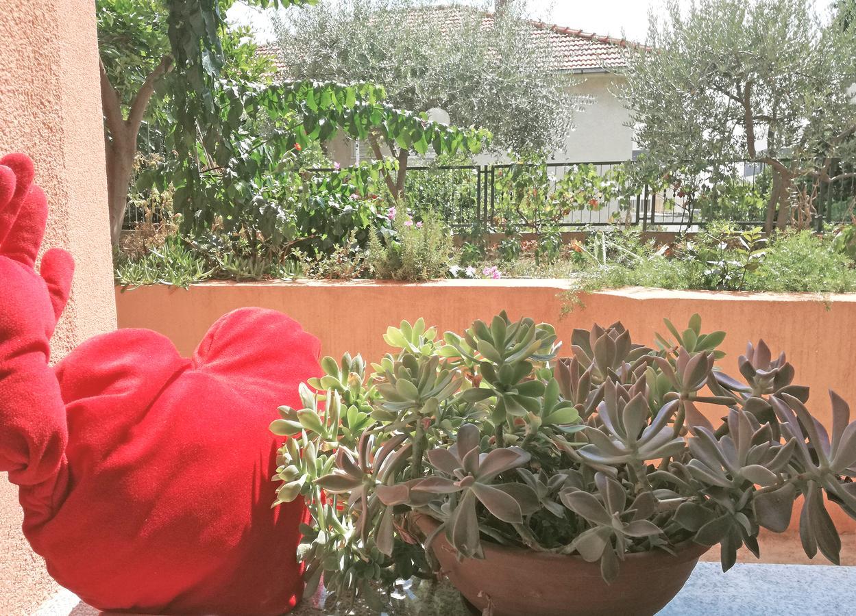 Apartamento Poolside Paradise - A Hidden Gem In Split *