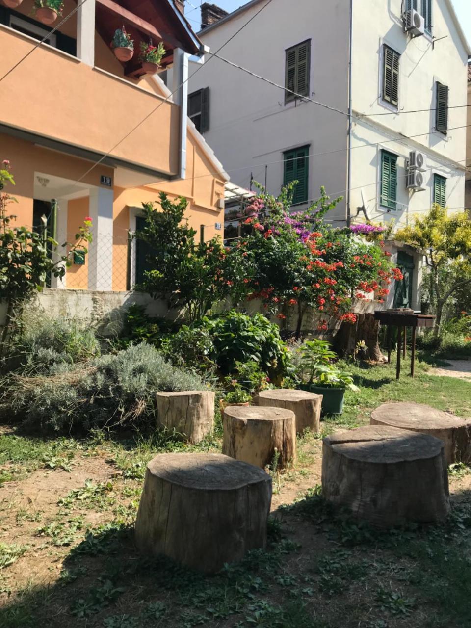Guest house Nirvana & Split