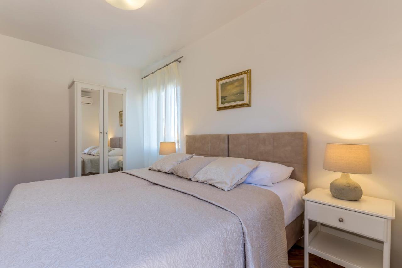Split-villas Dalmatica For 12 Villa