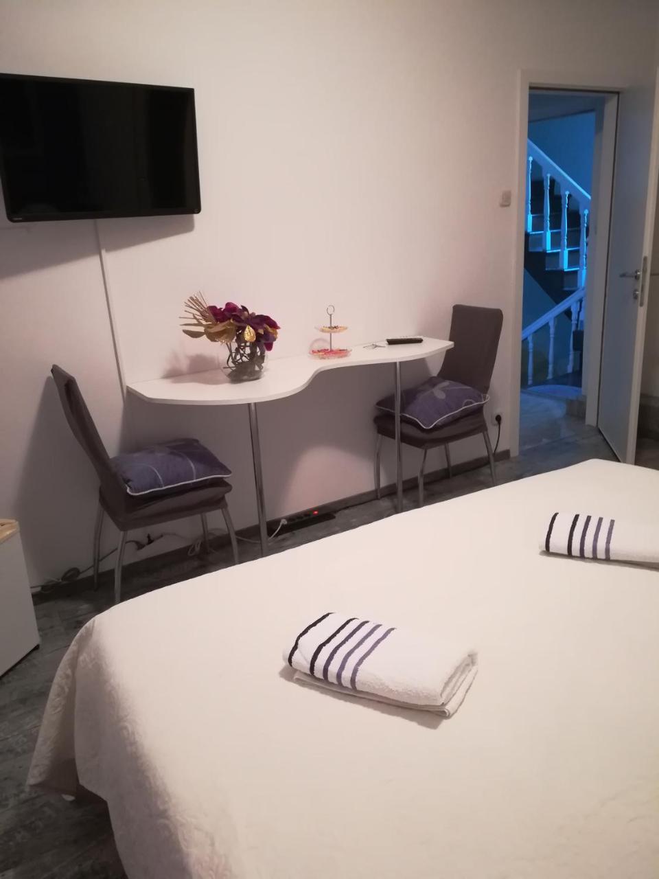 And Stambuk Gostinjska kuća Split