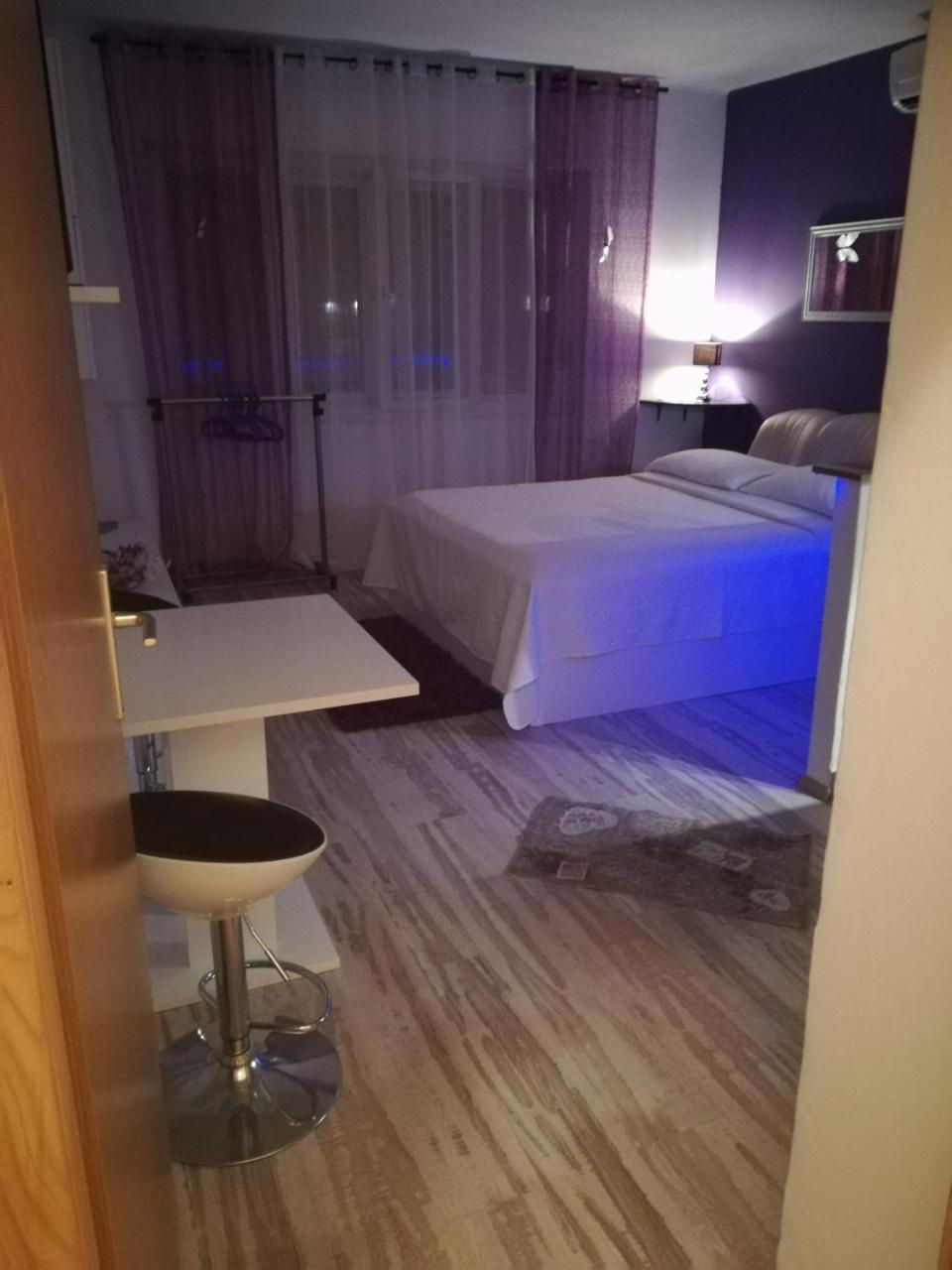 And Stambuk Gostinjska kuća 3*