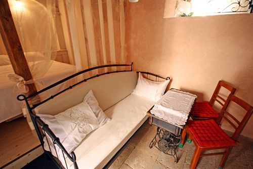 Cecilia Apartment