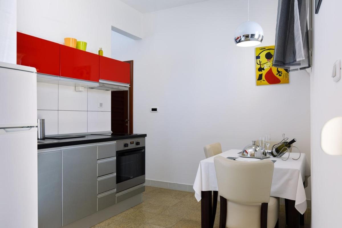 Ark Beach Apartment Split