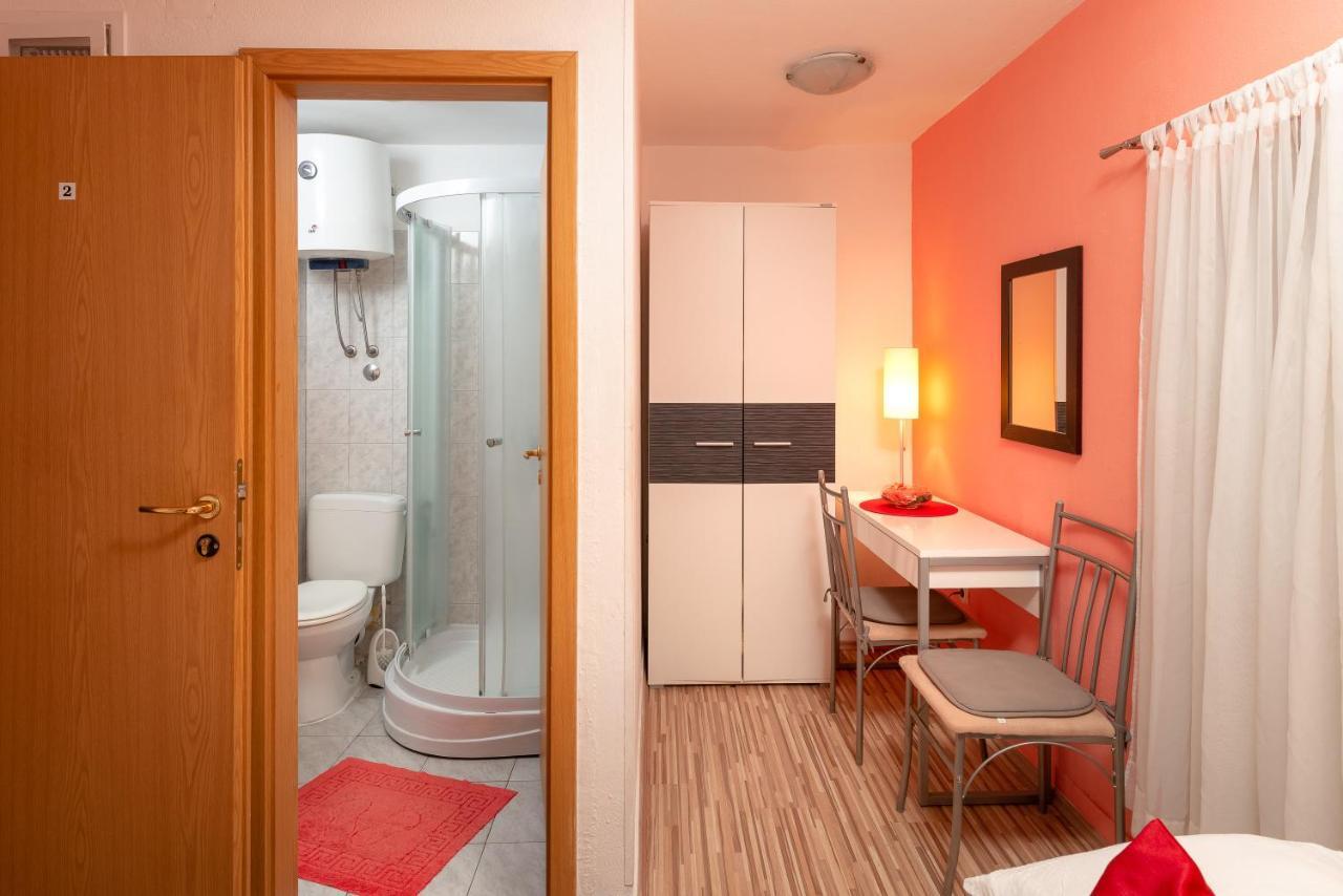 Damira Guest house 3*