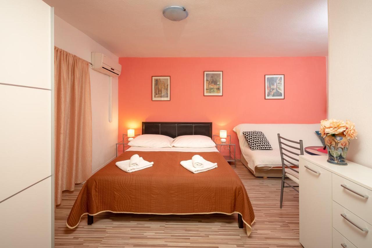 Guest house Damira 3*