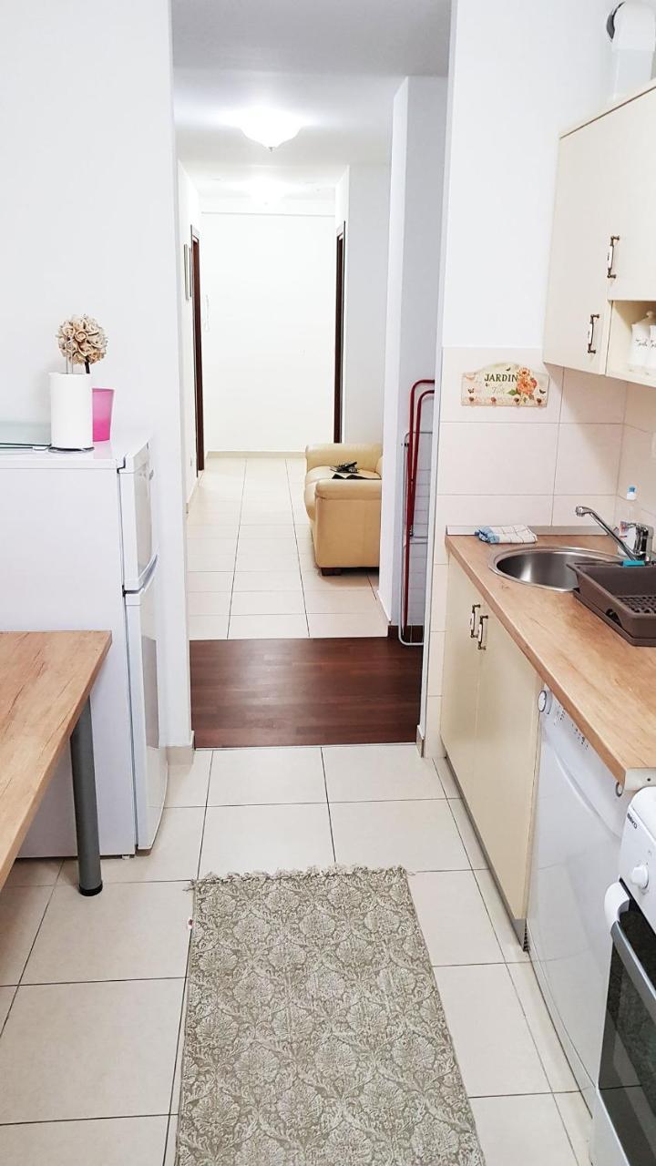 Promenade Apartment *