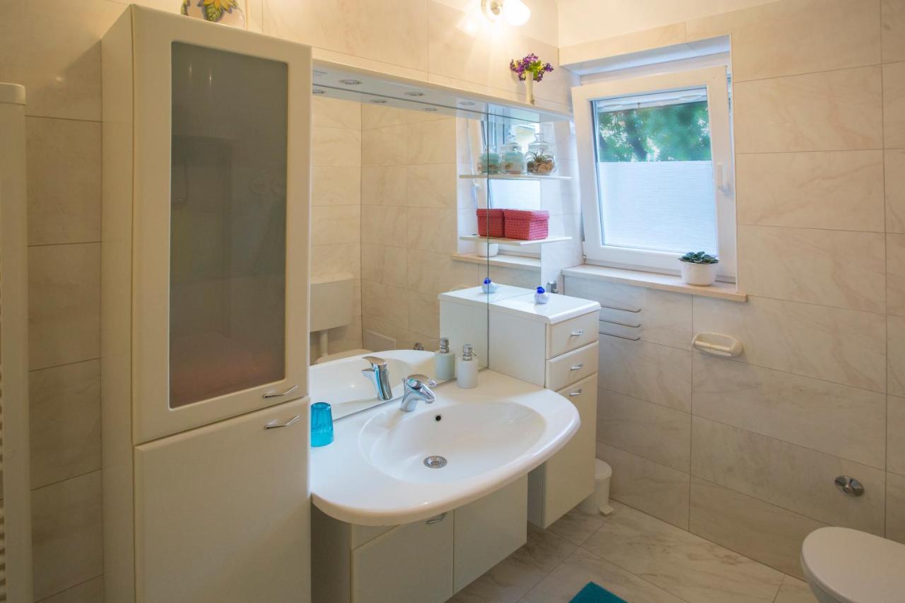 Sugar Flat Apartment Split