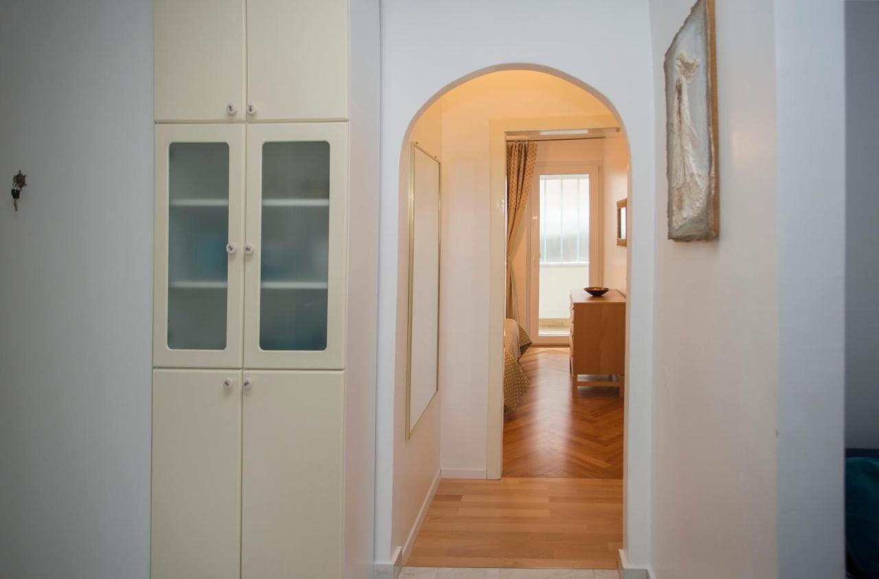 Sugar Flat Apartment Split