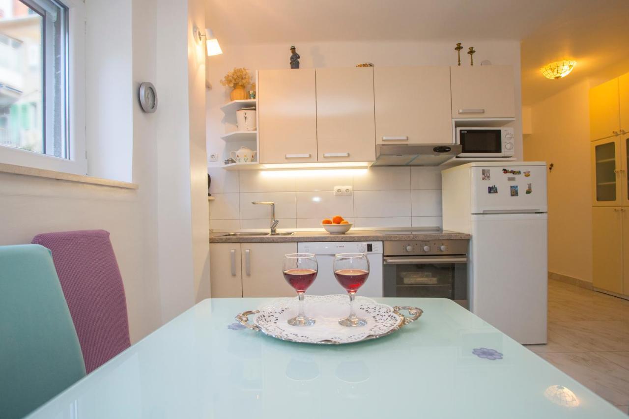 Sugar Flat Apartment Split