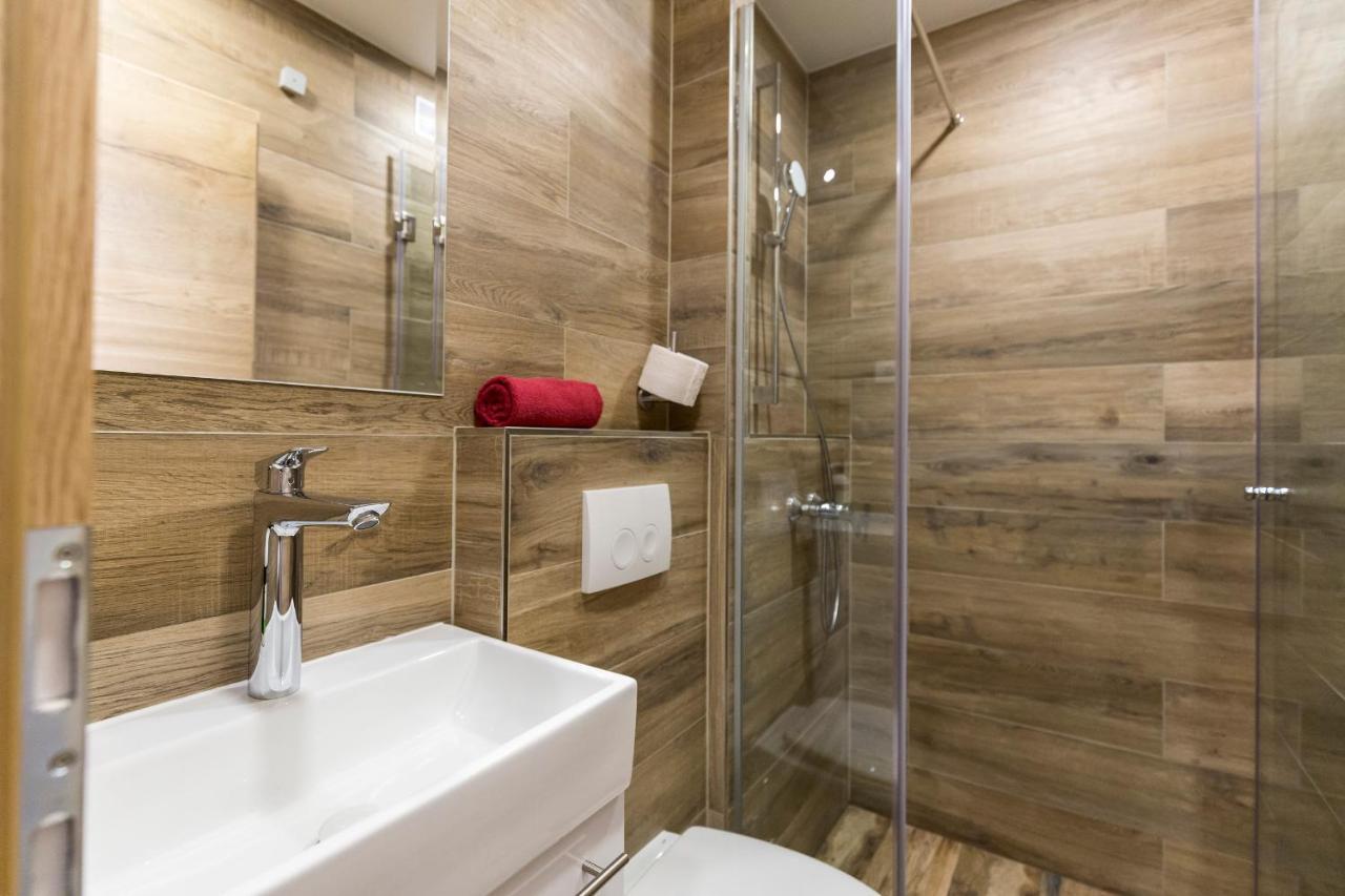 Apinelo Tower 4*