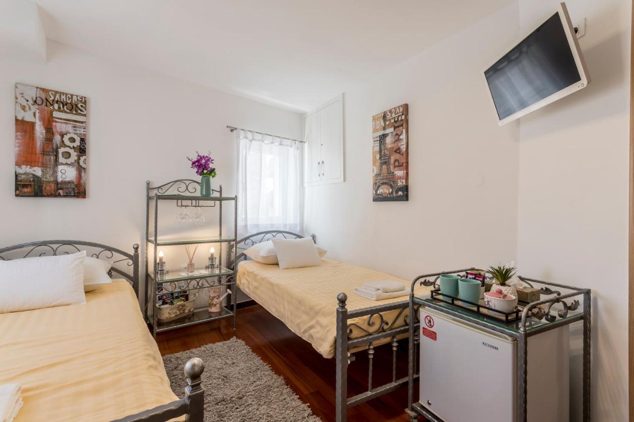 And Erede Apartment Split