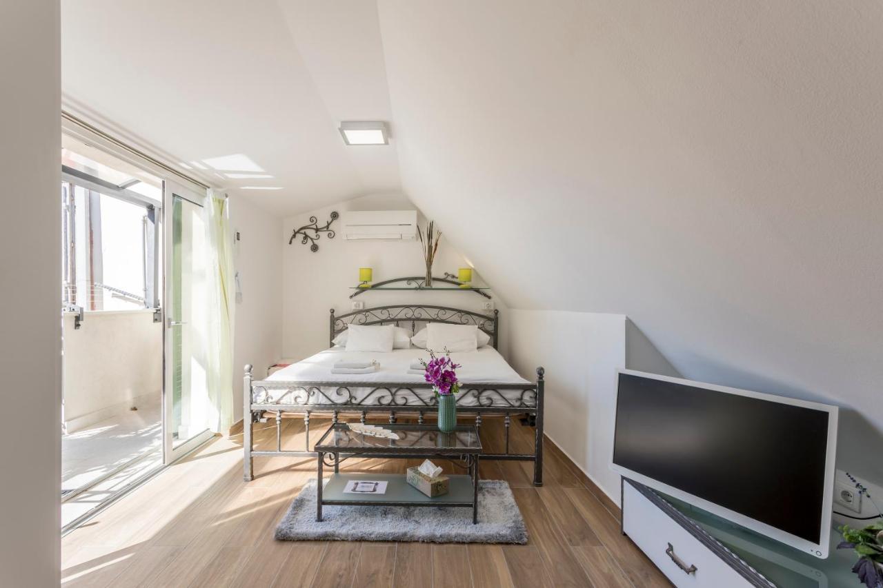 Apartment And Erede