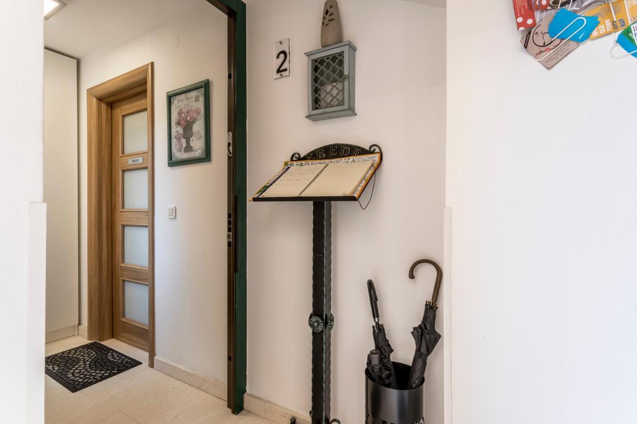Apartment And Erede