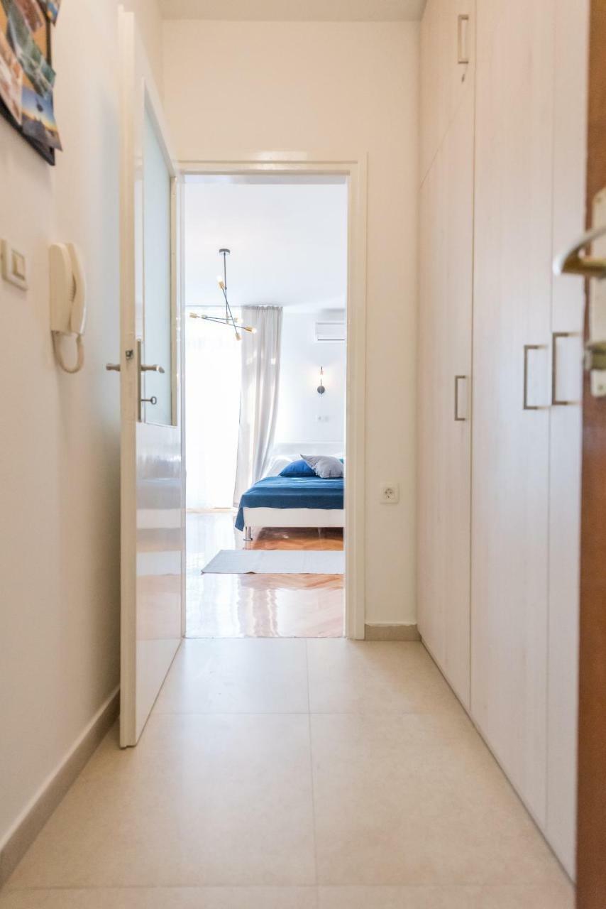 Apartment Apartment Var *