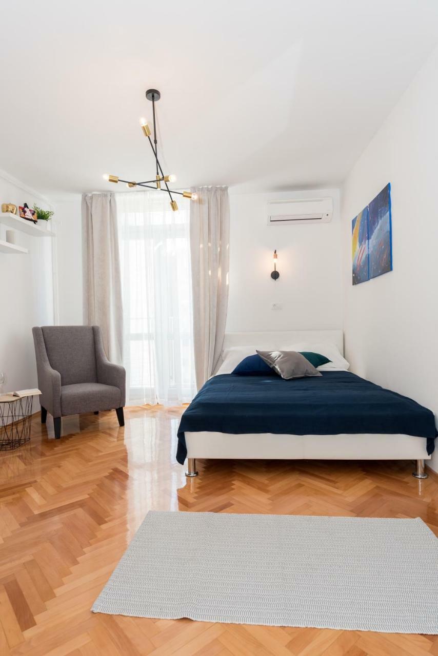 Apartment Var Apartment *