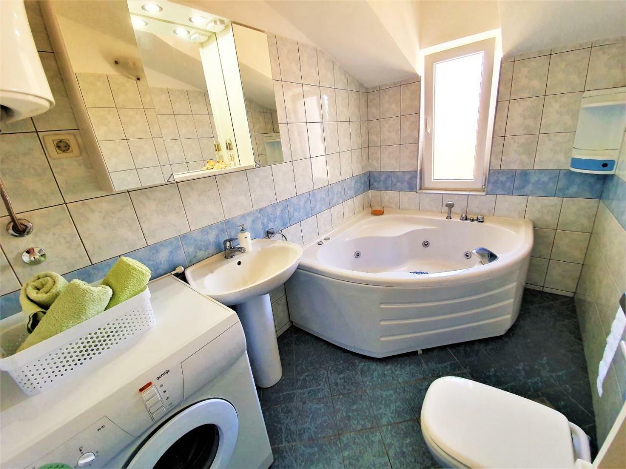 Apartment Click In Stobrec Next To Split