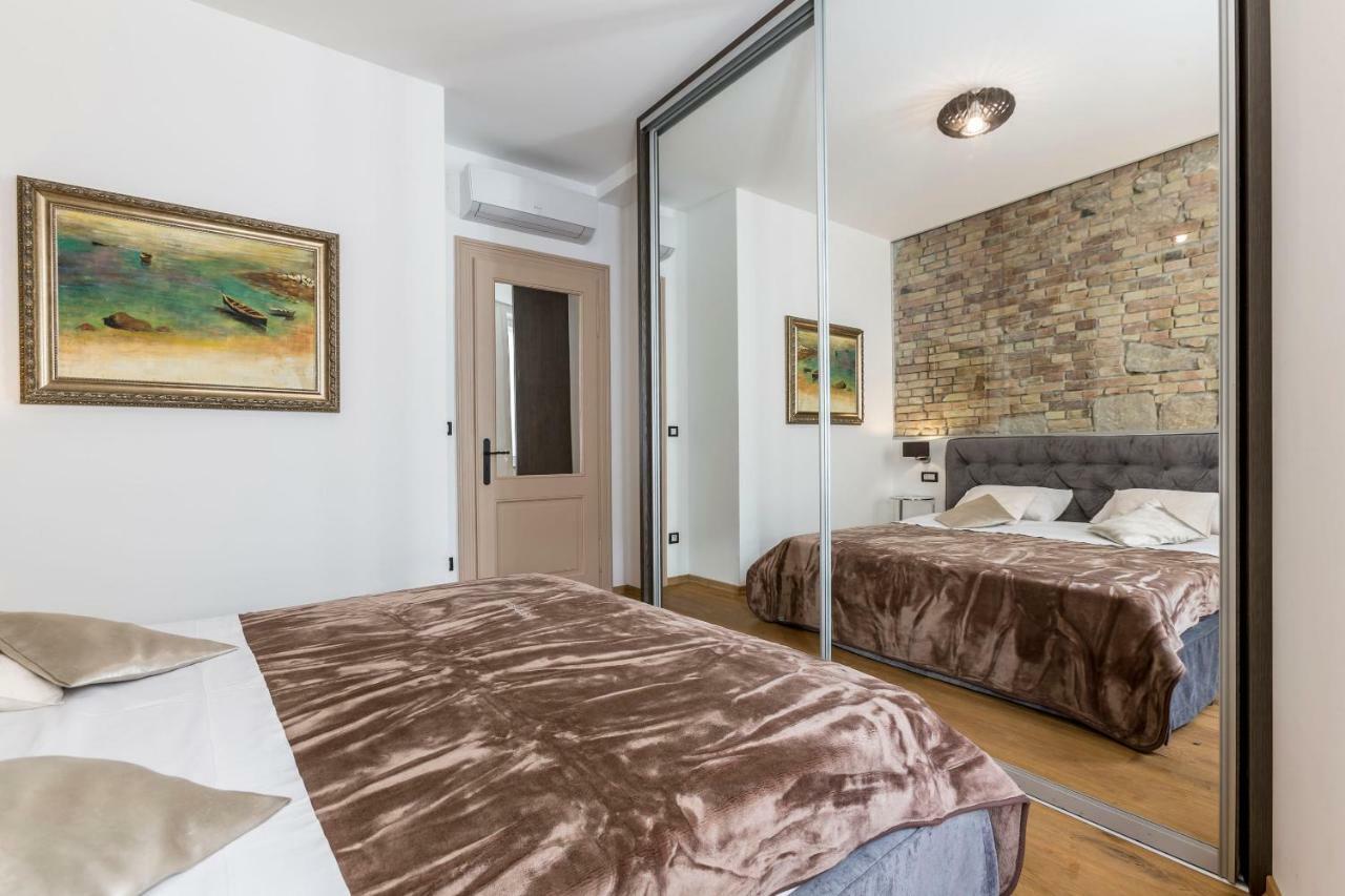 Apartment Queen Split