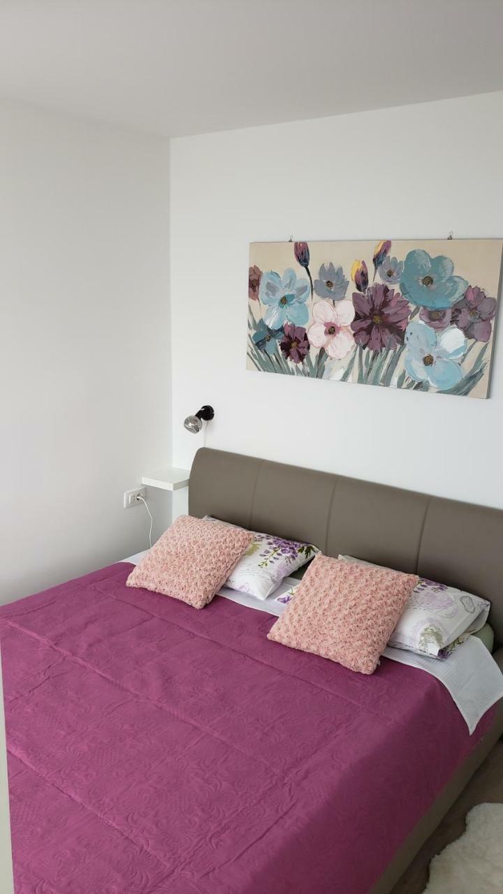 Pjero Apartment *
