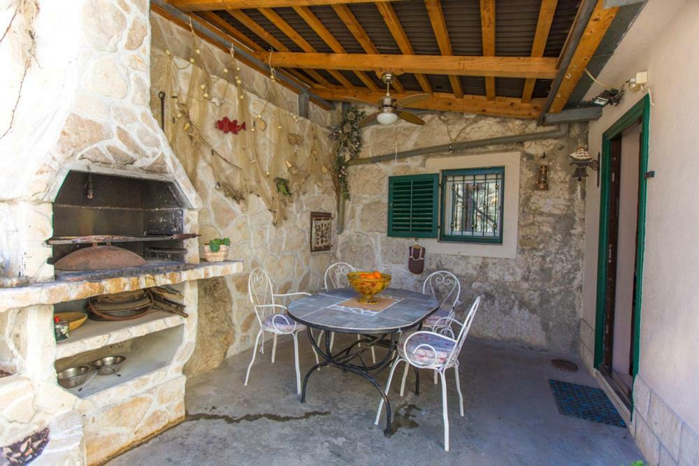 Apartman Antica With Yard & Bbq