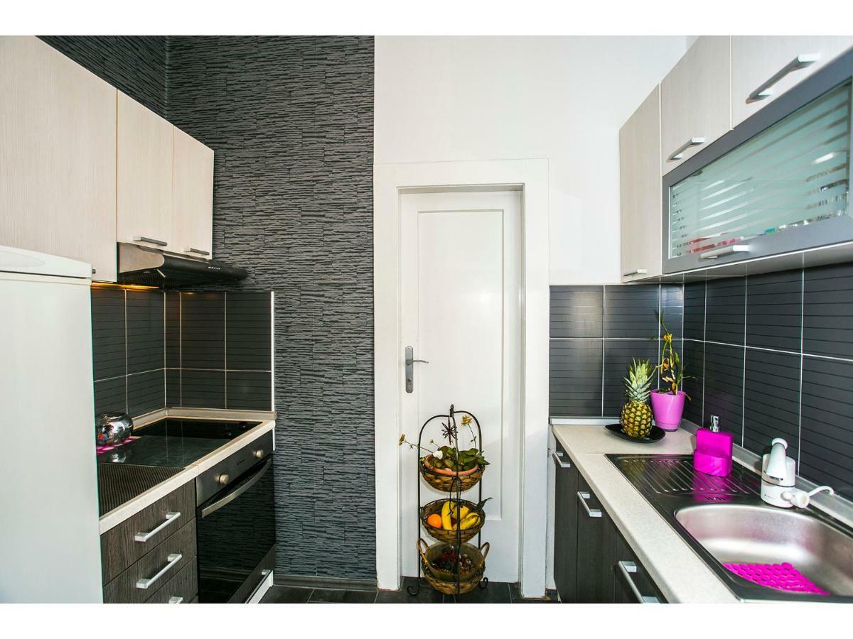 Liatris Apartment Split