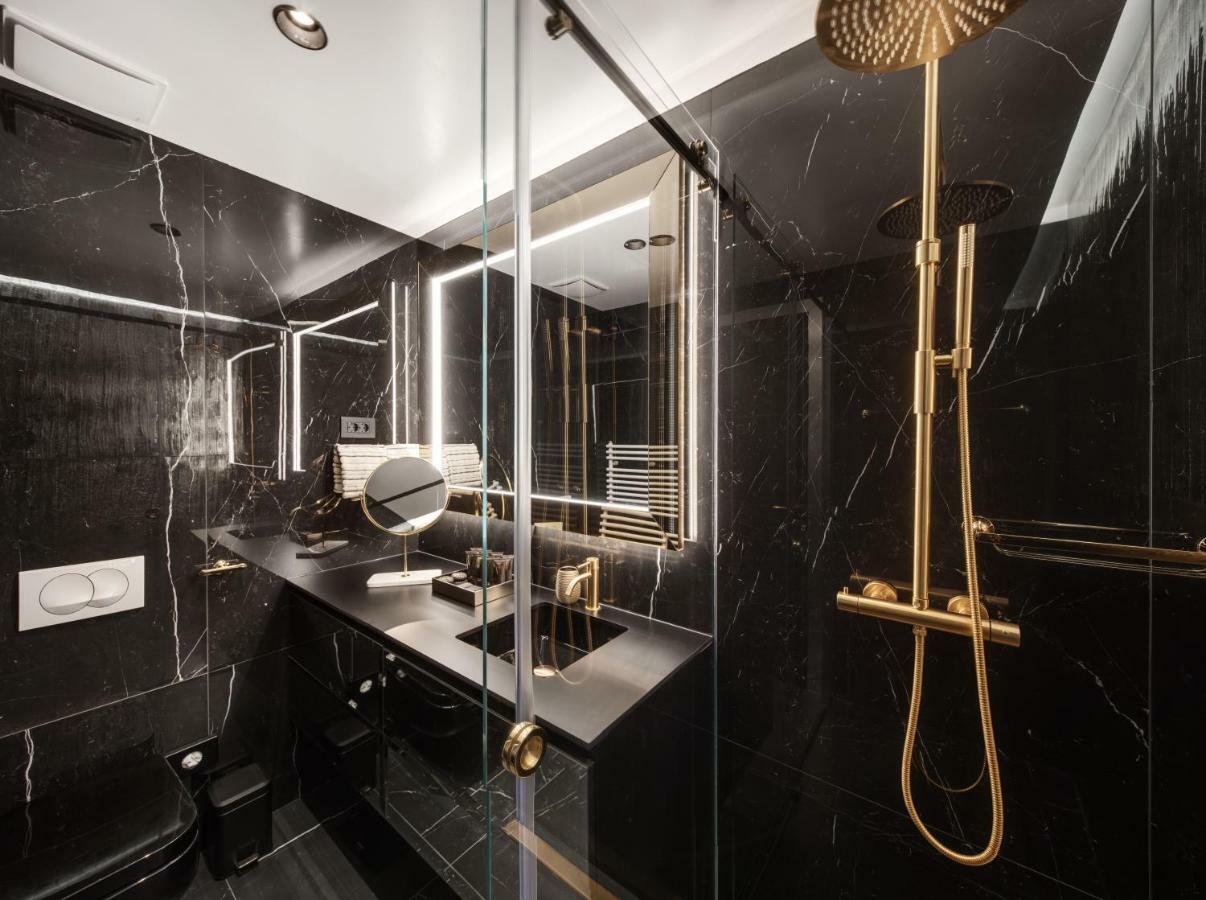 Apartment Posh Split