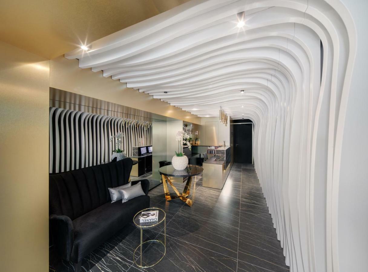 Posh Apartment