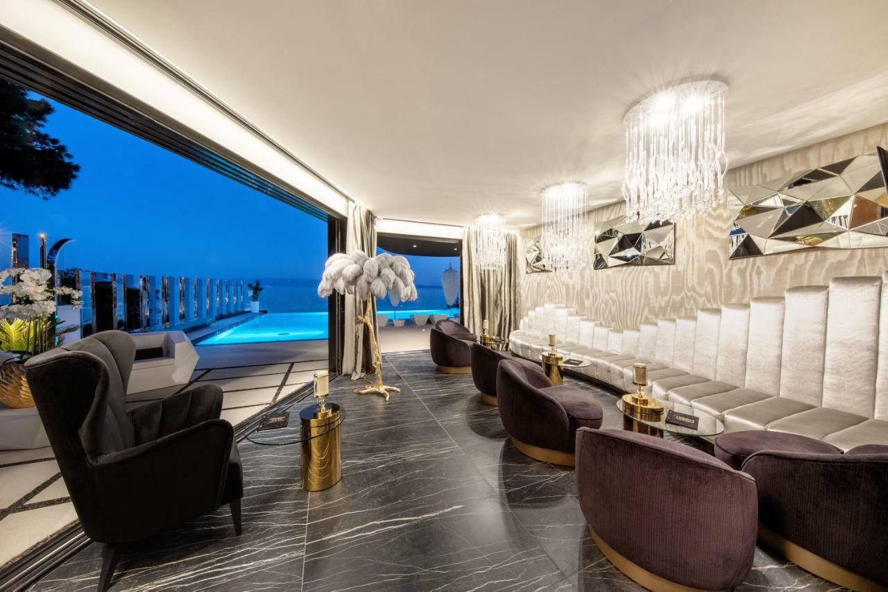Posh Apartment
