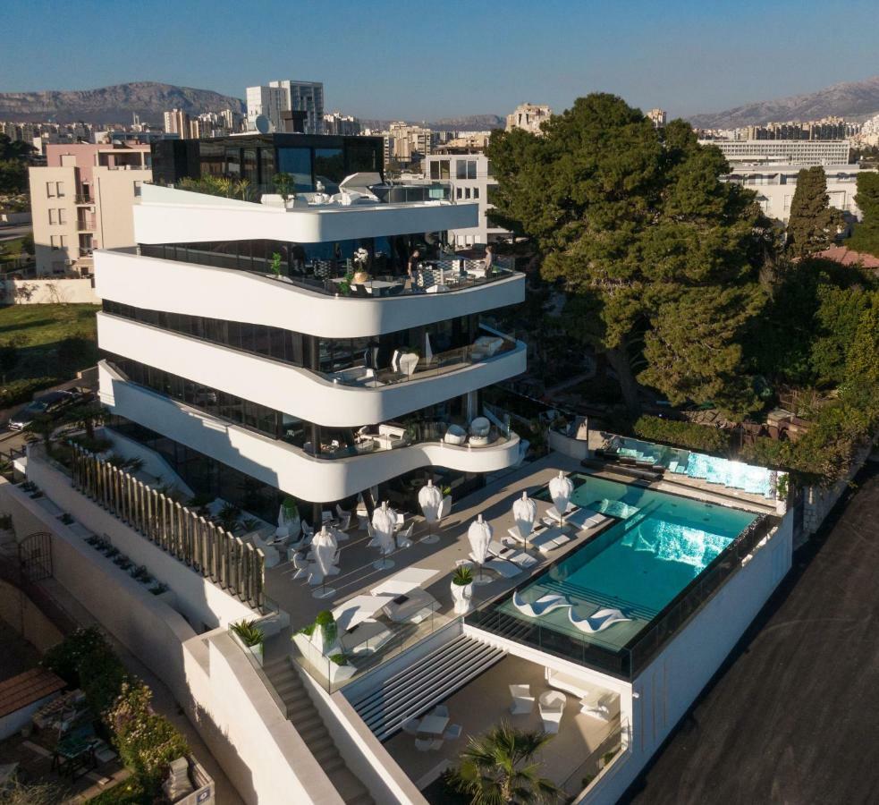 Apartment Posh Split