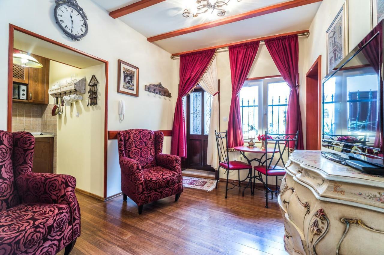 Emperor's Apartment *