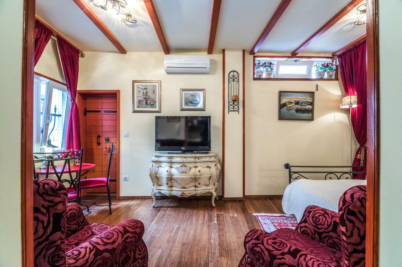 Apartment Emperor's *