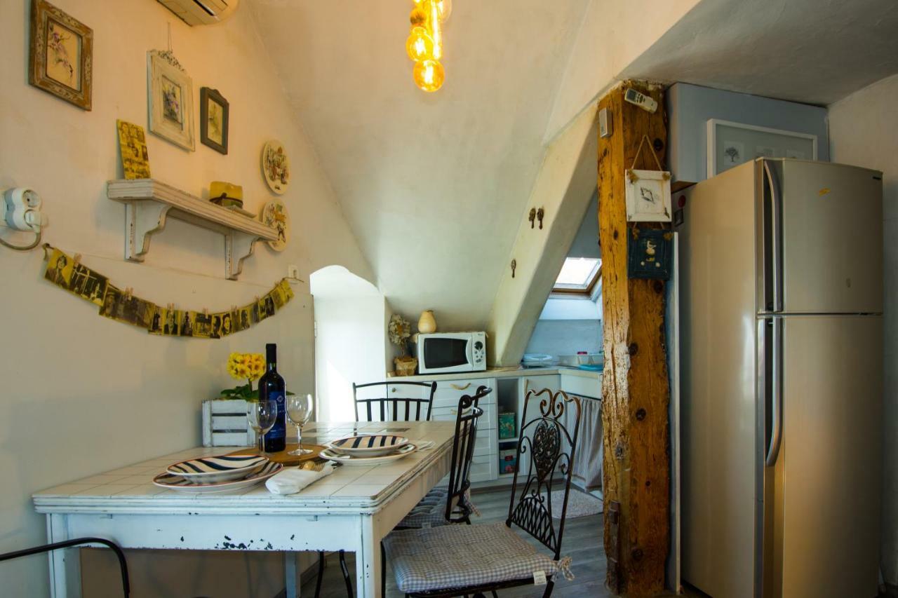 Vintage Art Apartment