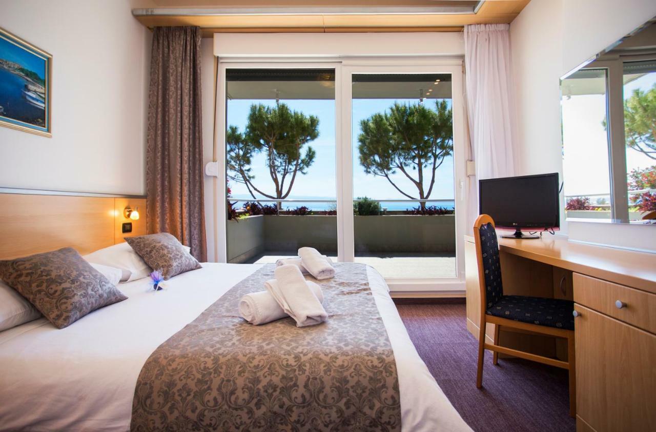 Hotel More 3*
