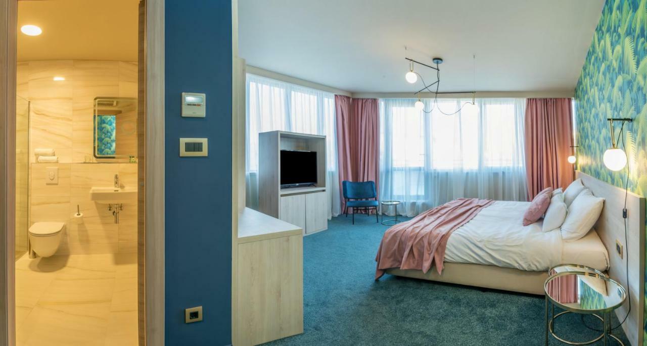Priska Med Luxury Split